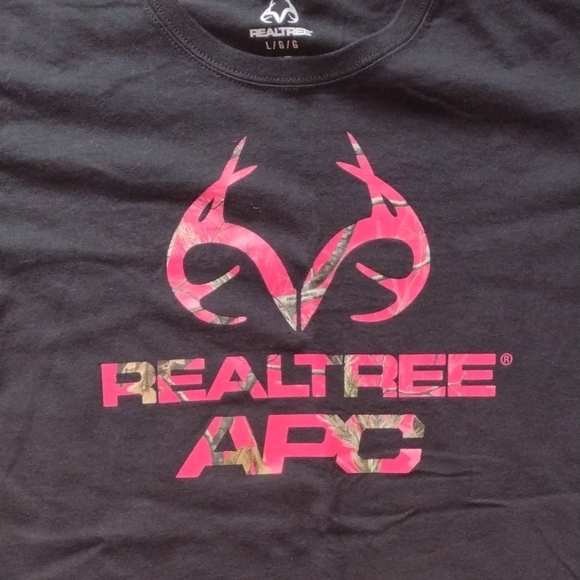 Realtree Black T-Shirt with Pink Logo - Picture 2 of 3